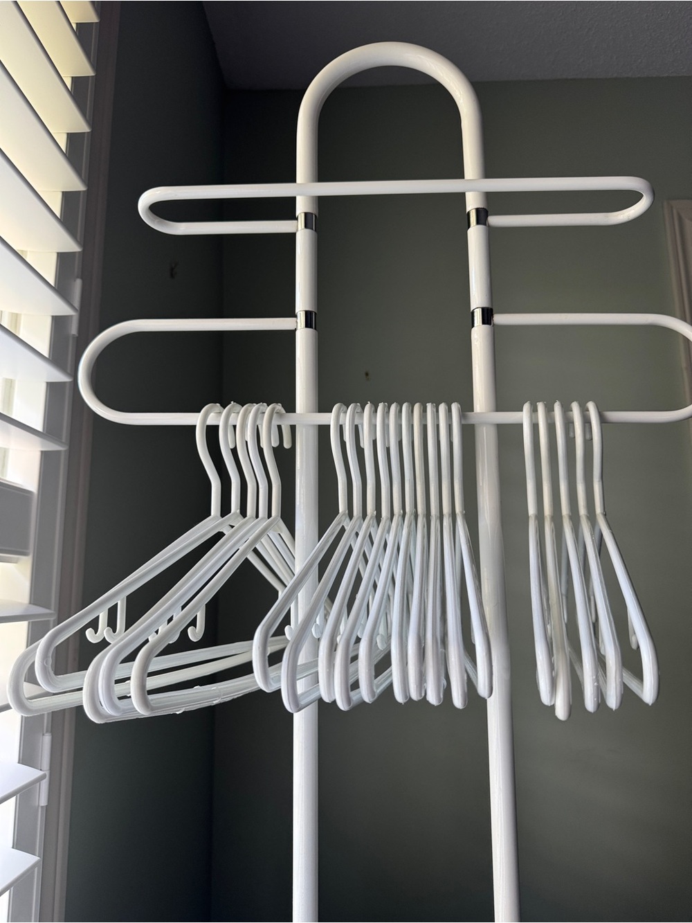 20-Piece White Plastic Clothes Hanger Set with Strap Hooks